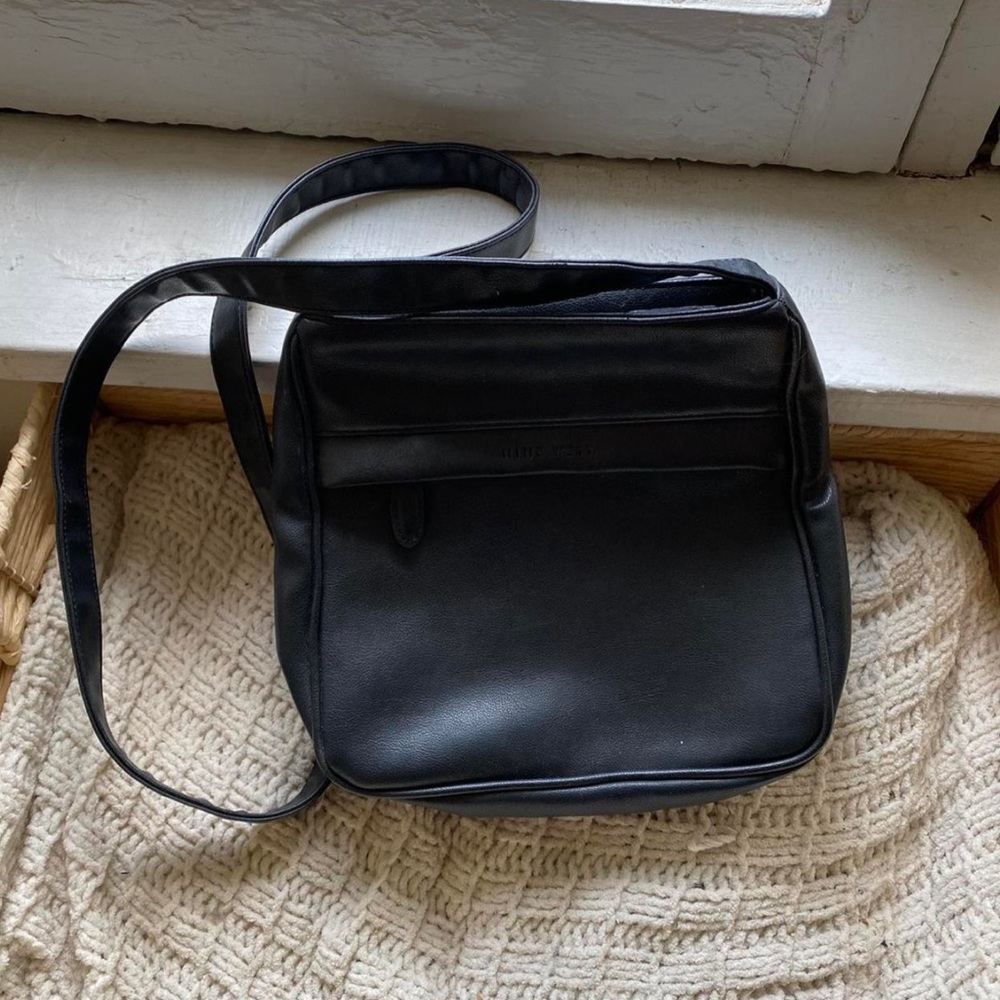 Vintage Nine West black cross body purse